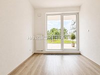 Pronájem bytu 2+kk ve 2.NP s terasou 22m2, rezidence DLOUHÁ LOUKA 1.etapa - Foto 9