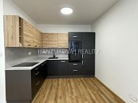 Nabízíme k pronájmu byt o dispozici 2+kk a celkové výměře 37 m², který se nachází v Nové ulici. - Nabízíme k pronájmu byt o dispozici 2+kk a celkové výměře 37 m², který se nachází v Nové ulici.