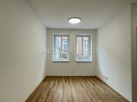 Nabízíme k pronájmu byt o dispozici 2+kk a celkové výměře 37 m², který se nachází v Nové ulici. - Nabízíme k pronájmu byt o dispozici 2+kk a celkové výměře 37 m², který se nachází v Nové ulici.