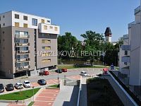 Pronájem nového bytu 1+kk B.5.4 s balkonem, rezidence DLOUHÁ LOUKA 2.etapa - Balkon, pronájem bytu 1+kk, Dlouhá Louka