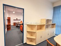 Pronájem kancelářských prostor ( 52 m2) s parkováním, Husova tř. - centrum ČB - IMG_3010.jpeg