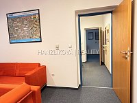 Pronájem kancelářských prostor ( 52 m2) s parkováním, Husova tř. - centrum ČB - IMG_3011.jpeg