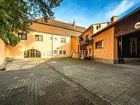 unikátní penzion na hrázi rybníka Hejtman / Chlum u Třeboně - 1.jpg