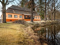 unikátní penzion na hrázi rybníka Hejtman / Chlum u Třeboně - 6.jpg