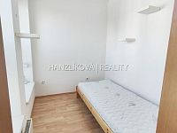 Pronájem malého částečně zařízeného bytu 1+1, ul. Rudolfovská - Ložnice, pronájem malého bytu 2+kk, Rudolfovská, České Budějovice