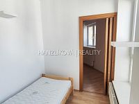 Pronájem malého částečně zařízeného bytu 1+1, ul. Rudolfovská - Ložnice, pronájem malého bytu 2+kk, Rudolfovská, České Budějovice