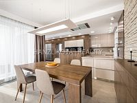 prodej jedinečného bytu 6+1, 303 m2, 100 m2 terasa, dvě garážová stání, rezidence DLOUHÁ LOUKA