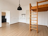 Pronájem bytu 1+1 s odděleným kuch. koutem, Žižkova tř. České Budějovice - 9AE6A0DA-1330-442E-B445-23EC65913F13.jpg
