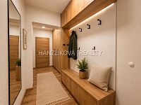 Pronájem kompletně zařízeného bytu 1+kk s gar. stáním, balkonem, Dobrovodská ul., ČB - 5.jpg