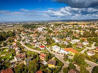 Rodinný dům v Rudolfově ( 2bytové jednotky) s dvougaráží, zahradou a stavebním potenciálem - 25-09-29 Rudolfov RD Foto_09.jpg
