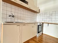 Pronájem bytu 2+kk s mezonetem, centrum ČB - Krajinská ul. - Pronájem bytu 2+kk s mezonetem, centrum ČB - Krajinská ul.