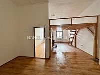 Pronájem bytu 2+kk s mezonetem, centrum ČB - Krajinská ul. - Pronájem bytu 2+kk s mezonetem, centrum ČB - Krajinská ul.