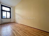 Pronájem bytu 2+kk s mezonetem, centrum ČB - Krajinská ul. - Pronájem bytu 2+kk s mezonetem, centrum ČB - Krajinská ul.