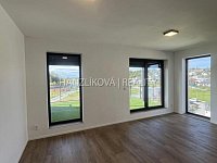 Pronájem novostavby bytu 3+kk s terasou, Hluboká nad Vltavou - Pronájem novostavby bytu 3+kk s terasou, Hluboká nad Vltavou