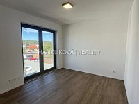 Pronájem novostavby bytu 3+kk s terasou, Hluboká nad Vltavou - Pronájem novostavby bytu 3+kk s terasou, Hluboká nad Vltavou