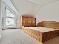 Pronájem rodinného domu 4+kk s terasou a zahradou, U Parku, Hluboká nad Vltavou - Ložnice, pronájem rodinného domu, U Parku, Hluboká nad Vltavou
