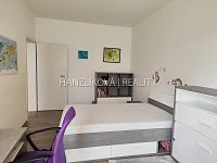 Pronájem luxusního bytu 3+kk s velkou terasou v 5.NP, byt A.5.5, rezidence DLOUHÁ LOUKA 2.etapa - Pokoj, pronájem bytu 3+kk, Volejbalistů, České Budějovice
