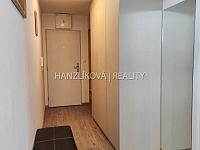 Pronájem luxusního bytu 3+kk s velkou terasou v 5.NP, byt A.5.5, rezidence DLOUHÁ LOUKA 2.etapa - Předsíň, pronájem bytu 3+kk, Volejbalistů, České Budějovice