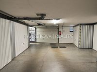 Pronájem zděného bytu 2+kk s balkonem a garáží, Riegrova ulice, ČB - Garáž, pronájem bytu 2+kk, Riegrova, České Budějovice