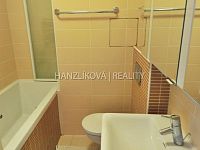 Pronájem zděného bytu 2+kk s balkonem a garáží, Riegrova ulice, ČB - Koupelna, pronájem bytu 2+kk, Riegrova, České Budějovice