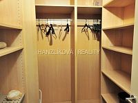 Pronájem zděného bytu 2+kk s balkonem a garáží, Riegrova ulice, ČB - Šatna, pronájem bytu 2+kk, Riegrova, České Budějovice
