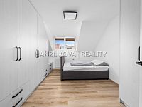 Pronájem nadstandardního bytu 3+kk se zahradou, terasou a garáží – Pohůrecká ulice, České Budějovice - 26-05-19 Suché Vrbné RD Foto_42.jpg
