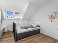 Pronájem nadstandardního bytu 3+kk se zahradou, terasou a garáží – Pohůrecká ulice, České Budějovice - 26-05-19 Suché Vrbné RD Foto_43.jpg