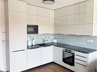 Pronájem zařízené novostavby bytu 2+kk s terasou a parkovacím stáním, Ledenická, České Budějovice - Kuchyně, pronájem bytu 2+kk, Ledenická, České Budějovice