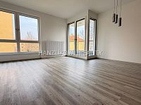 Pronájem moderního bytu 2+kk s lodžií, byt č. 18, 3. NP – Rezidence Hálkova, Pražské předměstí - IMG_2877.jpeg