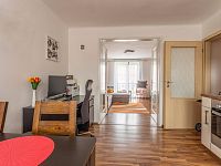 pronájem zrekonstruovaného, zděného, zařízeného bytu 2+1 s parkovacím stáním, Pražská tř., ČB - byt 2+1 Pražská tř. pronájem