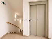 Pronájem moderního bytu 2+kk s lodžií, garážovým stáním a krásným výhledem – Staroměstská, České Budějovice - 025AE685-789D-49BD-8289-7F2657E4C1AB.jpg