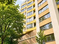 Pronájem moderního bytu 2+kk s lodžií, garážovým stáním a krásným výhledem – Staroměstská, České Budějovice - 126999E4-7563-45A9-AB20-669407EB64EA.jpg