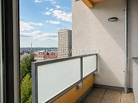 Pronájem moderního bytu 2+kk s lodžií, garážovým stáním a krásným výhledem – Staroměstská, České Budějovice - 8.jpg