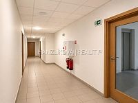 Pronájem moderního bytu 2+kk s lodžií, garážovým stáním a krásným výhledem – Staroměstská, České Budějovice - BC1CFFC4-5A10-4E83-8E7B-D4A148183EEB.jpg
