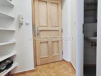 Pronájem zrekonstruovaného bytu 1+kk, Lipenská ulice - Předsíň, pronájem bytu 1+kk, Lipenská