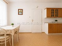 Rodinný dům se zahradou ve Vrátě u Českých Budějovic - BA13D63D-FD02-43EE-AAEC-5ADC64447458.jpg