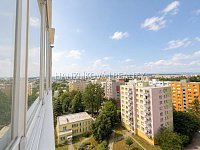 Moderní 2+kk po kompletní rekonstrukci s velkou zasklenou lodžií a nádherným výhledem | České Budějovice – sídliště Vltava - 20.jpg