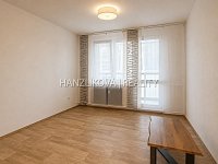Moderní 2+kk po kompletní rekonstrukci s velkou zasklenou lodžií a nádherným výhledem | České Budějovice – sídliště Vltava - 9C25B9AA-D204-4D34-8A71-C48494A235D8.jpg