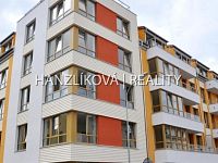 Pronájem parkovacího stání v novostavbě, B. Smetany
