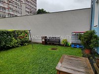 Pronájem kompletně zařízeného bytu 2+1 se zahradou, Komenského - Společná zahrada za domem, pronájem bytu 2+1, Komenského, České Budějovice