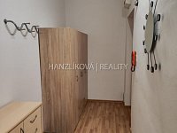 Krátkodobý pronájem zařízeného bytu 1+kk, ul. B. Smetany - Předsíň, pronájem bytu 1+kk, B. Smetany, České Budějovice