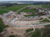 Prodej výstavby zděného domu 4+1, en. třídy B, Hosín u Českých Budějovic, 986 m2, jižní svah - DJI_0181.JPG