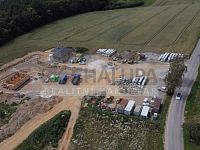 Prodej stavebního pozemku o výměře 1.839 m2, kraj obce Hosín, u Českých Budějovic - DJI_0139.JPG