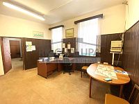 Pronájem kanceláře, 2 místnosti, nám. Švabinského, Mladé, České Budějovice, 47 m2, vjezd do dvora - IMG_5401.jpeg