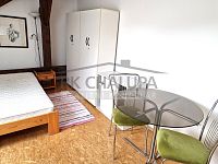 Pronájem zděného bytu 1+1, podkroví, ul. Žižkova tř., 3. NP, České Budějovice, 38 m2 - 20250823_180033.jpg