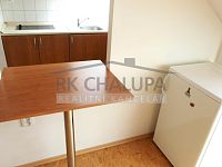 Pronájem zděného bytu 1+1, podkroví, ul. Žižkova tř., 3. NP, České Budějovice, 38 m2 - kuch1.jpg
