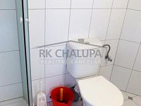 Pronájem zděného bytu 1+1, podkroví, ul. Žižkova tř., 3. NP, České Budějovice, 38 m2 - wc1.jpg