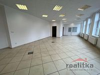 Pronájem obchodních prostor 90m2, Palhanecká, Opava - Jaktař - IMG_37303.jpg