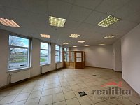 Pronájem obchodních prostor 90m2, Palhanecká, Opava - Jaktař - IMG_37304.jpg