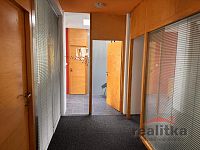 Pronájem podkrovních kancelářských prostor 117 m2, Růžová, Opava město - 3C8DFA0C-C823-4B5A-AFFD-A908156706FF.JPG